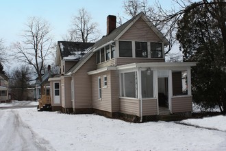 231 W Washington St in Medina, OH - Building Photo - Building Photo