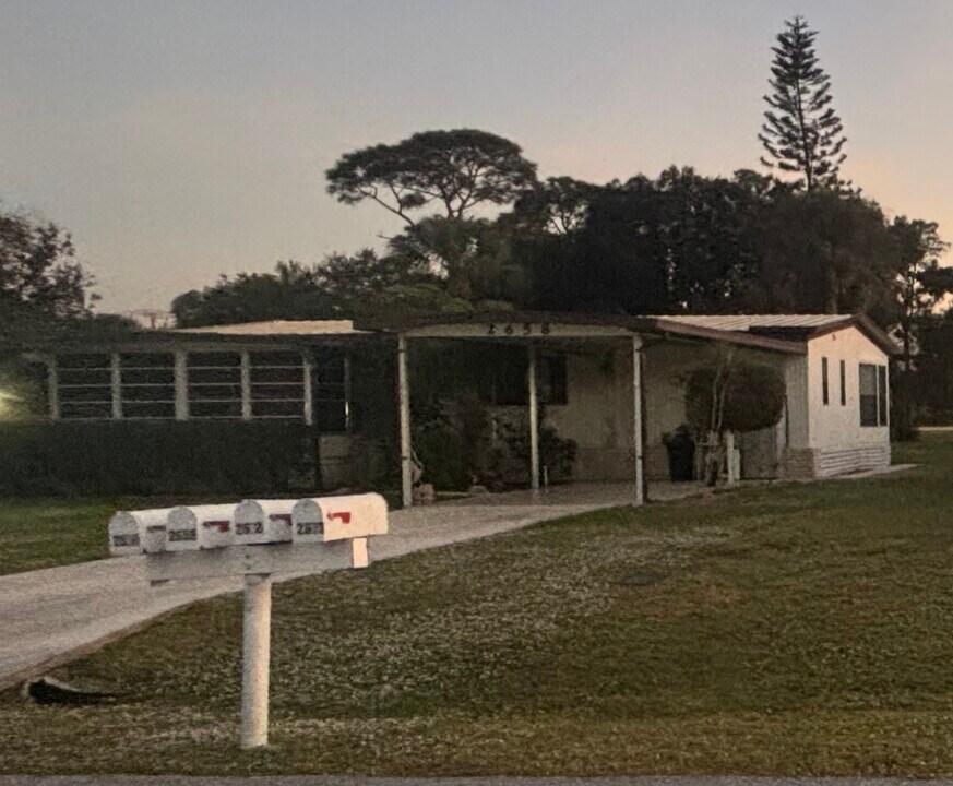 2658 SW Monarch Trl in Stuart, FL - Foto de edificio