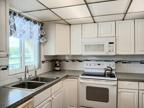 201 St Lucie Ln in Cocoa Beach, FL - Building Photo - Building Photo