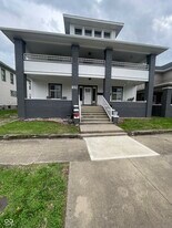 129 W Hendricks St in Shelbyville, IN - Building Photo