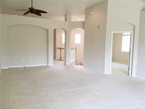 9120 Spanish Moss Way-Unit -521 in Bonita Springs, FL - Foto de edificio - Building Photo