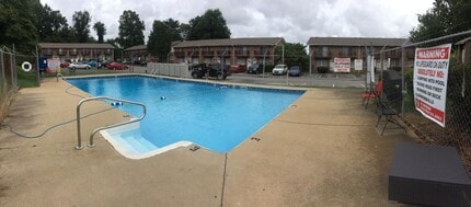 1805 King College Rd, Unit C8 in Bristol, TN - Foto de edificio - Building Photo