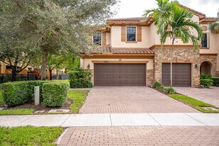 10283 Wellington Parc Dr in Wellington, FL - Building Photo
