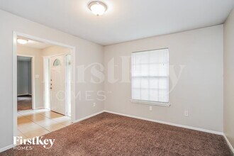 8002 Larkspur Dr in Texas City, TX - Building Photo - Building Photo