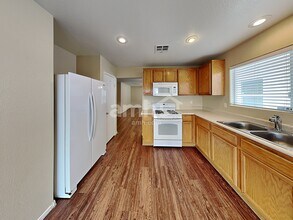 6358 W Haleh Ave in Las Vegas, NV - Building Photo - Building Photo