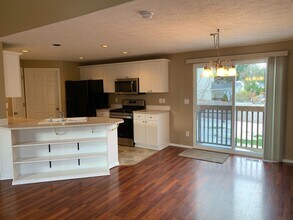 37757 Coralburst St in Sandy, OR - Building Photo - Building Photo