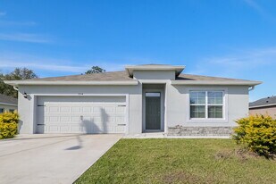 954 Louvre Ct in Poinciana, FL - Building Photo