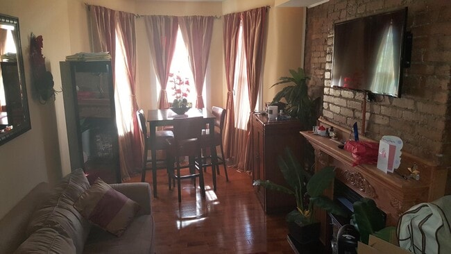 2129 1st St NW 3, Unit 3