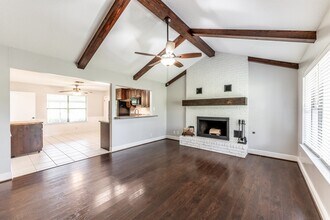 1769 State Hwy 75 N in Huntsville, TX - Building Photo - Building Photo
