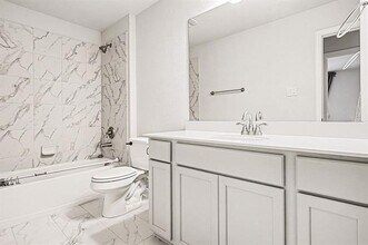 10233 Fulgham Dr in Fort Worth, TX - Building Photo - Building Photo