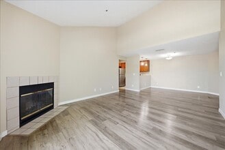 1019 Dornajo Way in Sacramento, CA - Building Photo - Building Photo