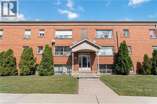 2189 King St E in Hamilton, ON - Building Photo - Building Photo