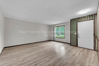 716 E Locust St in Springfield, MO - Building Photo - Building Photo