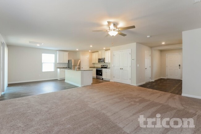 4615 Hazelburn Dr in Greensboro, NC - Building Photo - Building Photo