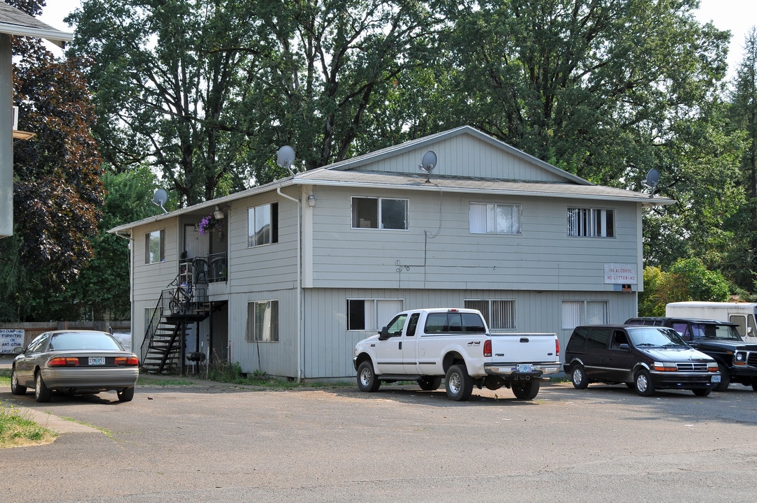 Broadway Apartments in Estacada, OR - Building Photo