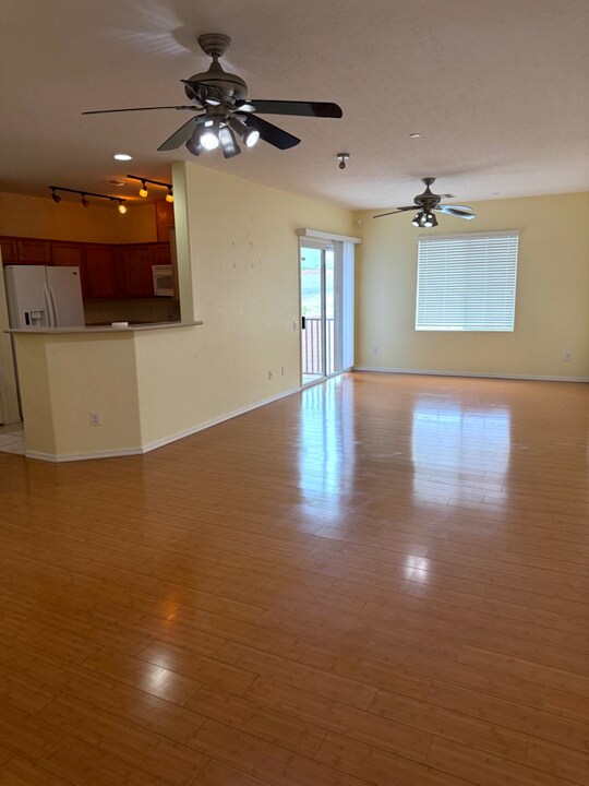 6868 Sky Pointe Dr in Las Vegas, NV - Building Photo