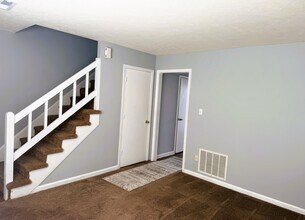 27 Duiguid Dr in Lynchburg, VA - Foto de edificio - Building Photo