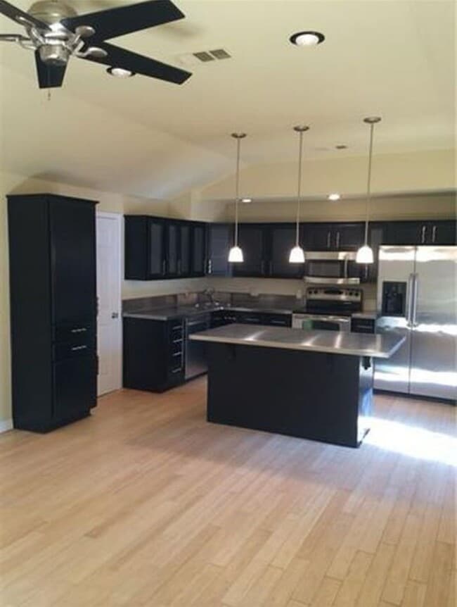 1614 W Congress St in Denton, TX - Building Photo - Building Photo