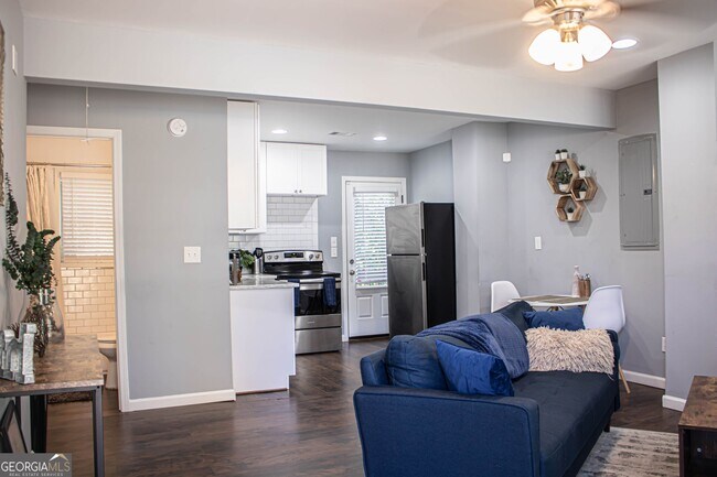 444 Sunset Ave NW in Atlanta, GA - Building Photo - Building Photo