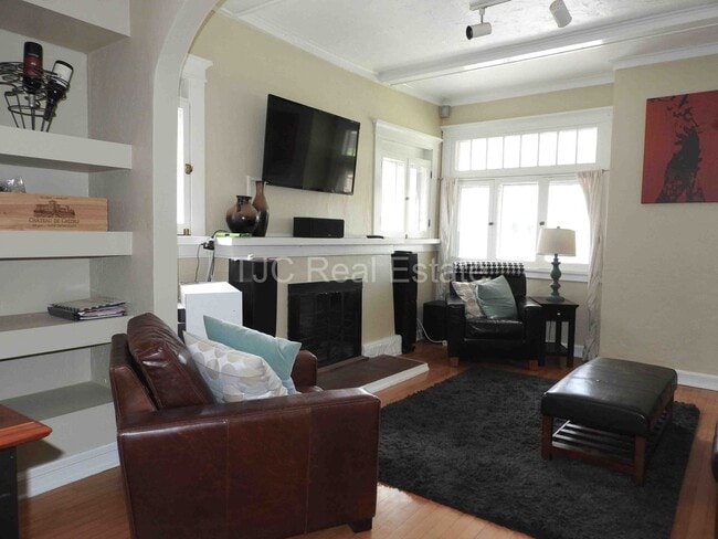 2322 Cherry St in Denver, CO - Building Photo - Building Photo