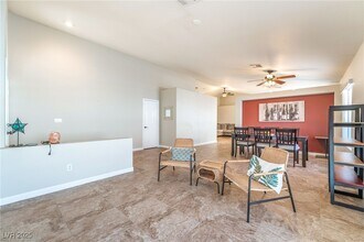 1855 Vista Pointe Ave in Henderson, NV - Building Photo - Building Photo