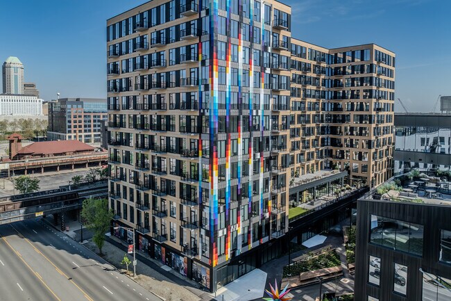 Building B at Gravity in Columbus, OH - Building Photo - Building Photo