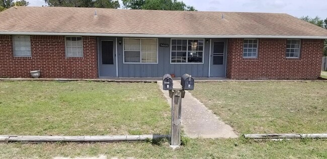 5605 Thunderbird, Unit A