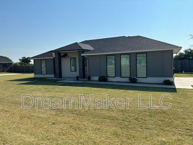 property at 5225 E Maple Rd
