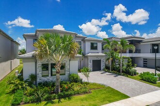 9451 Riverside Pk Dr in Boca Raton, FL - Building Photo - Building Photo