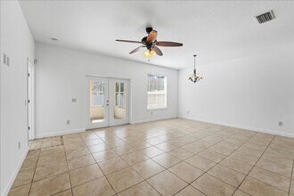 954 E Broadway St in Oviedo, FL - Building Photo - Building Photo