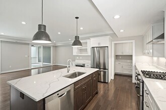 517 Great Falls St in Falls Church, VA - Building Photo - Building Photo