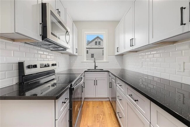 146 Evergreen St in Providence, RI - Foto de edificio - Building Photo