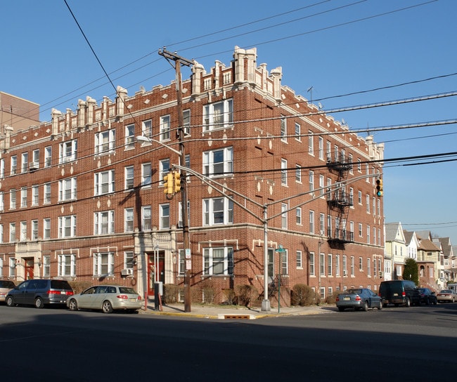 804-806 Avenue C in Bayonne, NJ - Building Photo - Building Photo