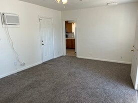616 30th St in Bakersfield, CA - Building Photo