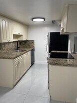 1455 Holly Heights Dr in Fort Lauderdale, FL - Building Photo