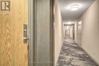 1001 Cedarglen Gate in Mississauga, ON - Building Photo - Building Photo