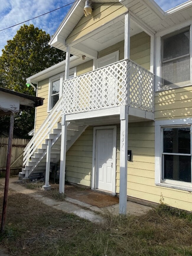 property at 607 S Main St