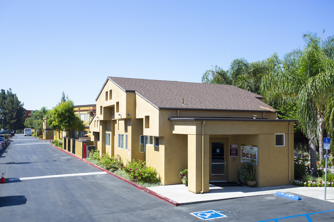 The Marquee Apartments in North Hollywood, CA - Building Photo