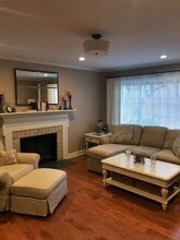 1515 E Franklin St in Chapel Hill, NC - Building Photo - Building Photo