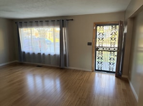 5310 Twinkle Dr in Louisville, KY - Building Photo - Building Photo