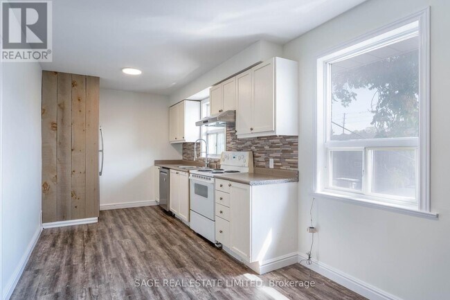 16 Simpson Ave in Toronto, ON - Building Photo - Building Photo