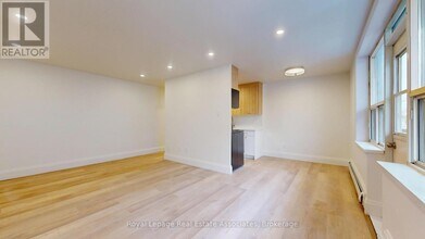 1 Marquette Ave in Toronto, ON - Building Photo - Building Photo