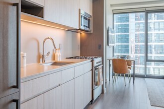 1972 S Indiana Ave in Chicago, IL - Foto de edificio - Building Photo