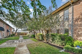 14734 Perthshire Rd in Houston, TX - Building Photo - Building Photo