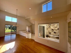 12211 Bajada Rd in San Diego, CA - Building Photo - Building Photo