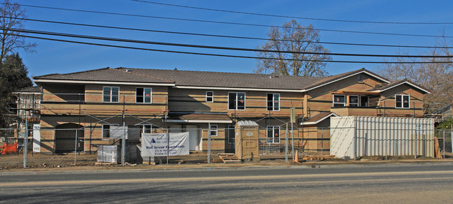 Hall Street Apartments in Visalia, CA - Building Photo - Building Photo