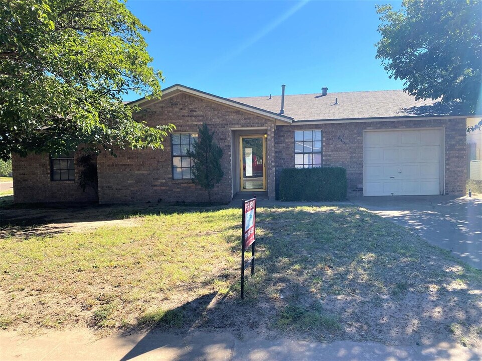 6401 35th St in Lubbock, TX - Building Photo