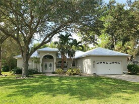2063 Imperial Cir in Naples, FL - Building Photo