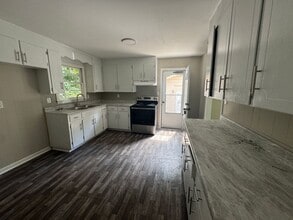 1203 Northwoods Dr in Kings Mountain, NC - Building Photo - Building Photo