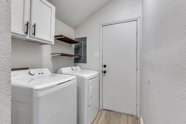 418 S Las Vegas Trail in White Settlement, TX - Building Photo - Building Photo